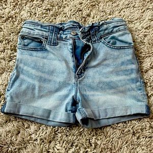 GREAT CONDITION GAP JEAN SHORTS